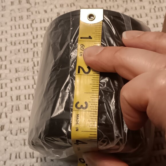 NIOB Leatherette faux black leather w/ red velvet lining dice cup & 5 red dice - Picture 10 of 11